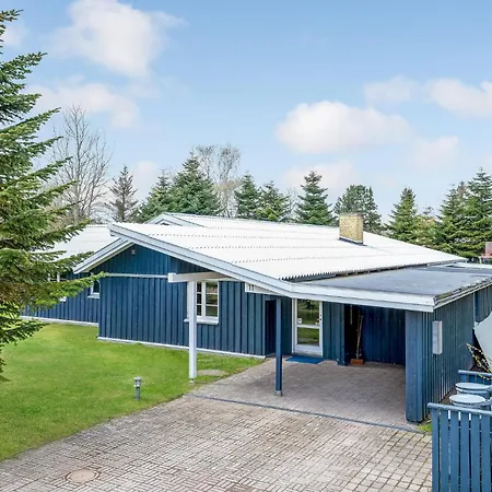 Front In Væggerløse With Sauna * Bøtø By